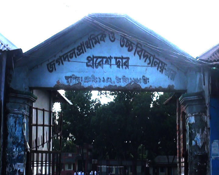 পঞ্চগড়ে প্রধান শিক্ষক ও কর্মচারী সহ অনিয়মের অভিযোগ