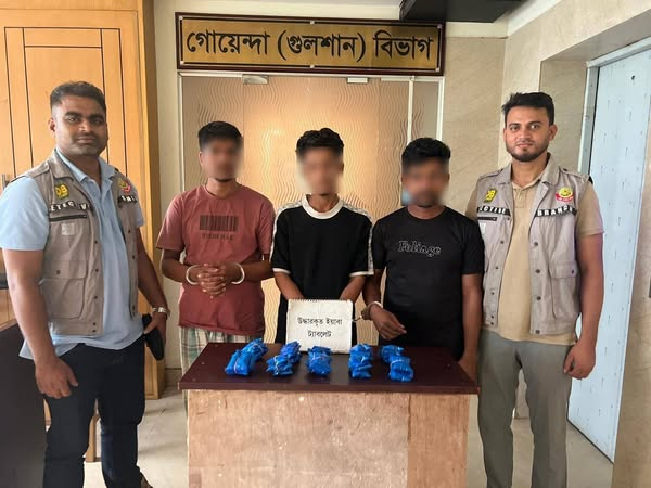 ১০,০০০ পিস ইয়াবাসহ রাজধানীর যাত্রাবাড়ী থেকে তিন মাদক কারবারি গ্রেফতার